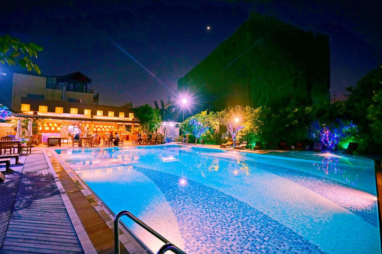 Triumph Hotel Мандалай Экстерьер фото
