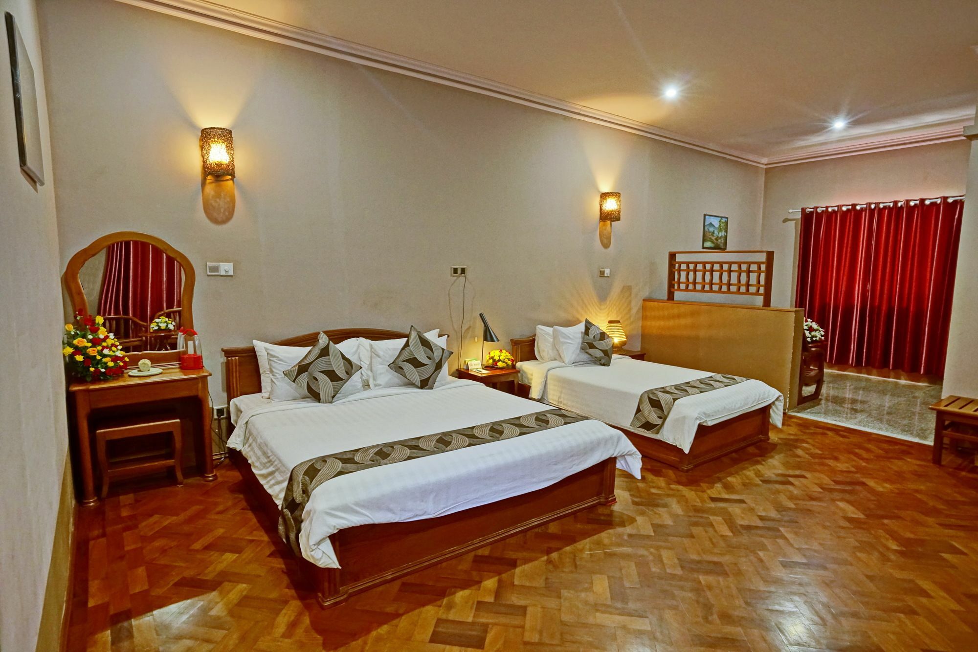 Triumph Hotel Мандалай Экстерьер фото