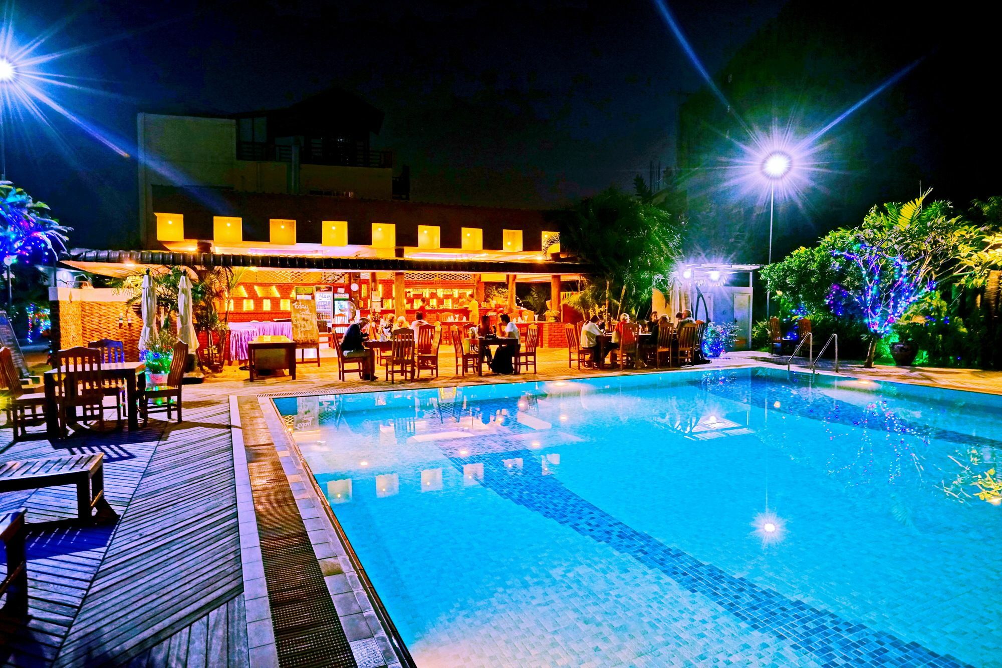 Triumph Hotel Мандалай Экстерьер фото